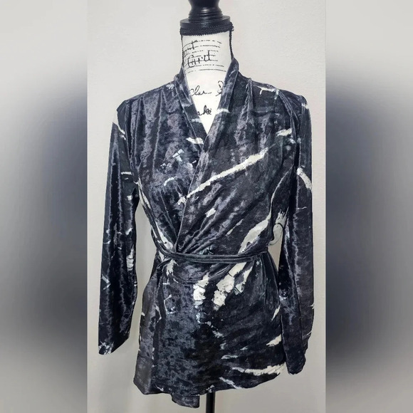 Lily by Firmiana Tops - Lily By Firmiana Women's Crushes Velvet Tie Front Kimono Cardigan Size Small NWT